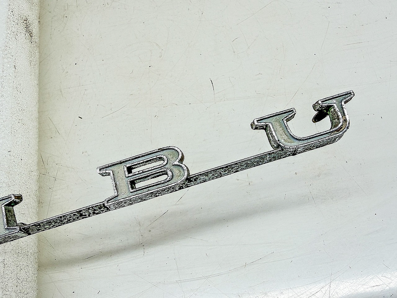 Vintage OEM 1970 CHEVELLE MALIBU BLOCK LETTER BAR EMBLEM 3974320 E10-8
