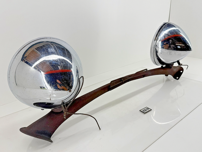 RARE OEM 1930's CM HALL HEADLAMPS & MOUNT BAR HEAD LIGHTS HOT RAT ROD U5B-118
