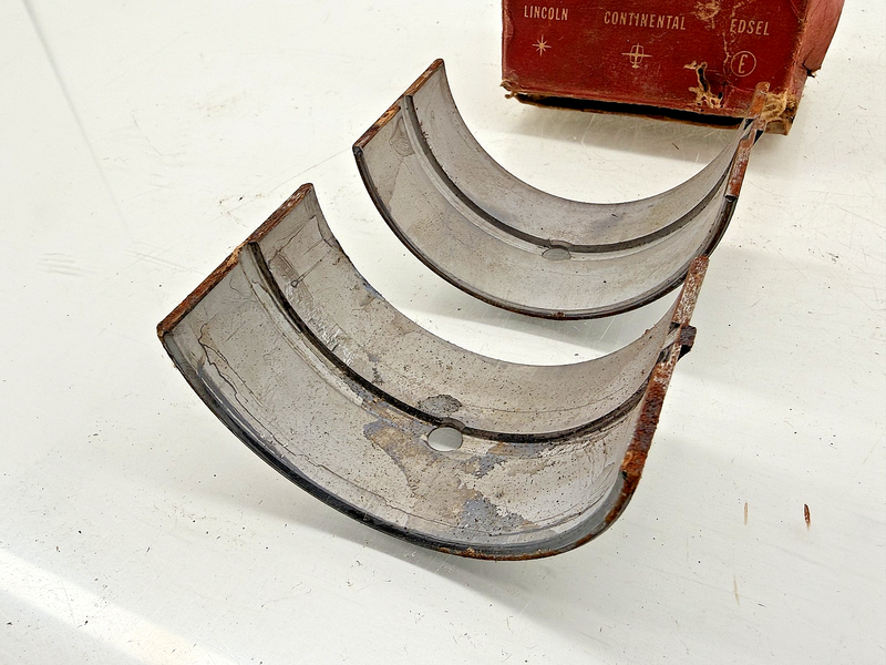 NOS 1955 Ford Crankshaft Rear Main Bearing B5Q-6331-A C62-33