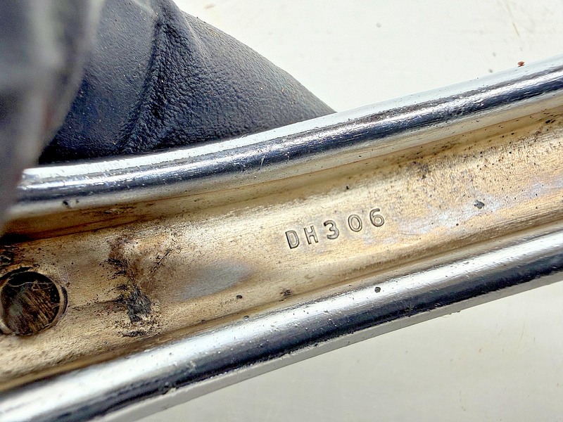 Vintage 1942 - 1947 FORD PASSENGER CAR PAIR OUTSIDE DOOR HANDLES C67-4