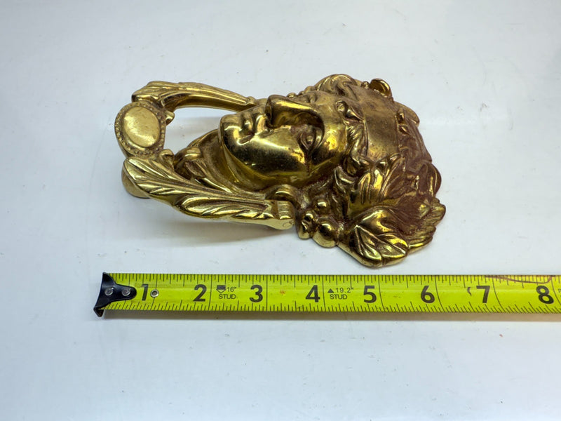 VINTAGE ANTIQUE BRASS LADY GODESS FIGURE SALVAGED DOOR KNOCKER 7" B68-20