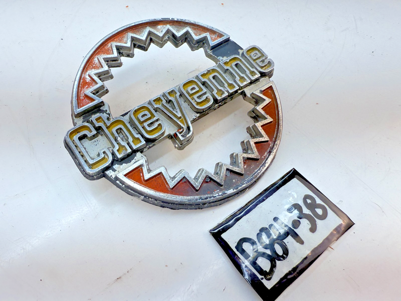 1976 - 1980 Chevrolet Cheyenne Blazer K5 Emblem Squarebody Chevy 330316 B84-38