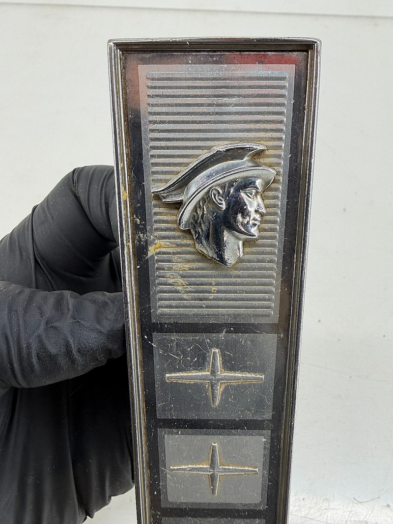 1965 1966 Comet Capri Caliente Cyclone GT FRONT GRILLE CENTER EMBLEM ORNAMENT