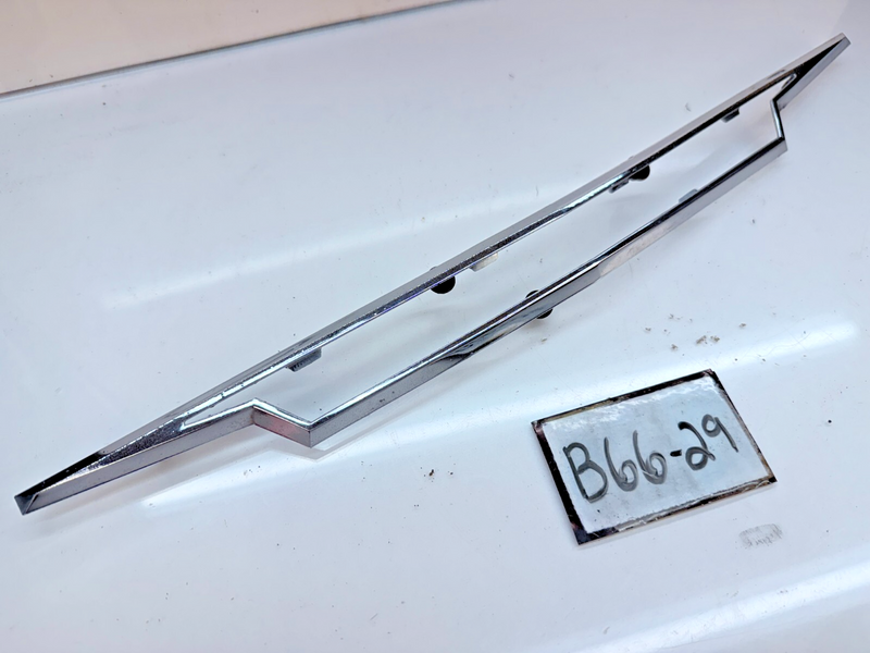Original 1962 Chevy Hood Emblem Impala Belair Biscayne SS Full Size 62 B66-29