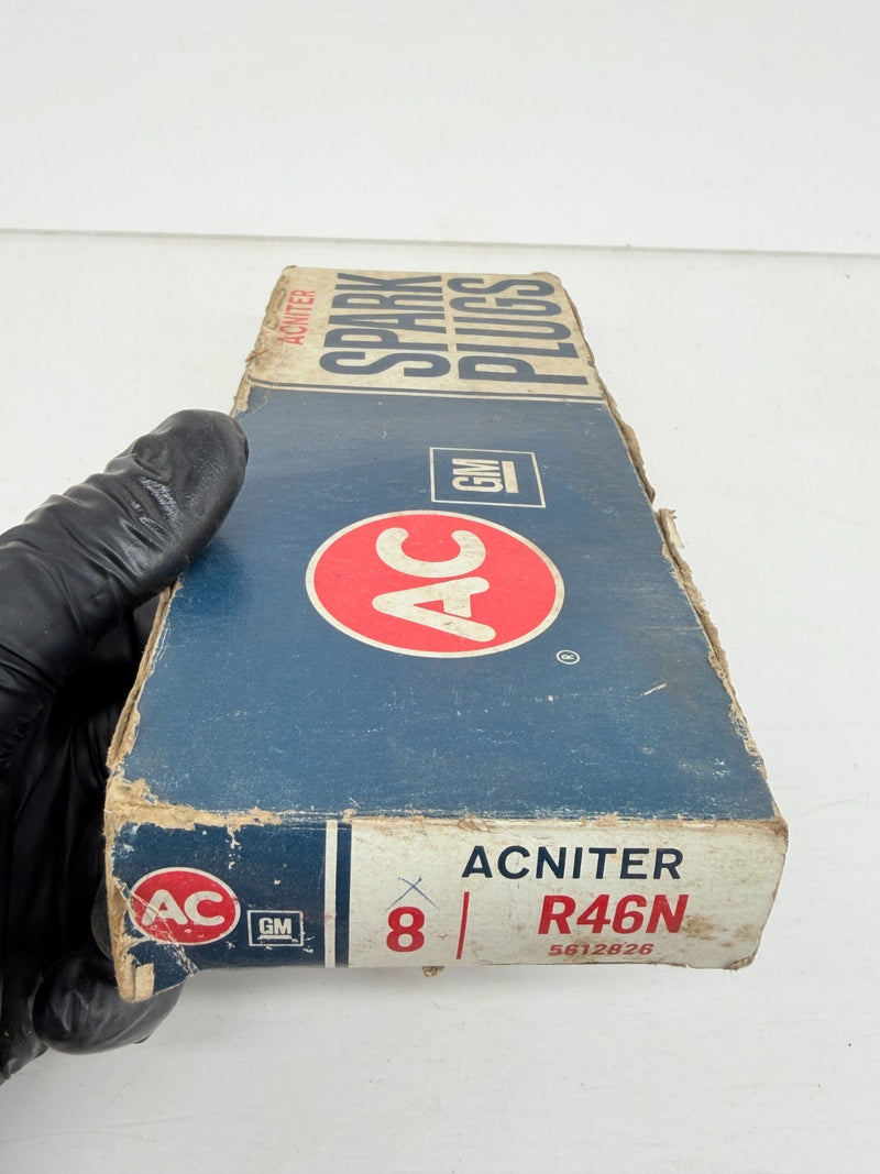 (8) 1960 - 1980 Green Ring AC "ACNITER" R46N Spark Plug GM # 5612826 C66-39