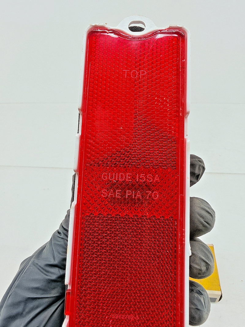 NOS 1970 Chevrolet Impala Caprice Wagon Rear Side Marker Lamp Lens 917127 C71-69
