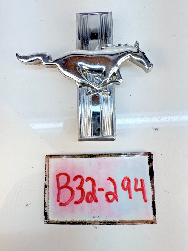 OEM 1964 - 1968 Ford Mustang RH Fender Emblem C4ZB-16C229-B Pony Tri Bar B32-294