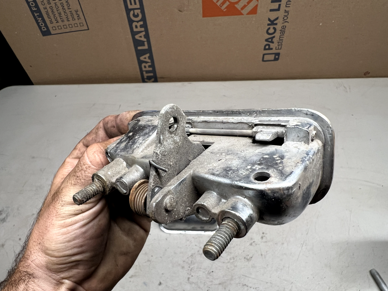 1969-1982 Corvette Exterior Outer Door Handle DOOR HANDLE SET U1A-B14