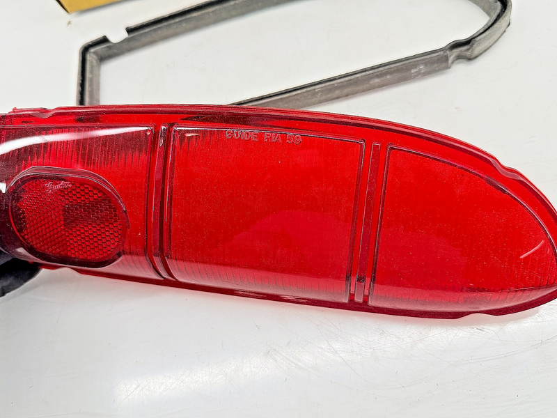 (1) NOS 1959 Chevy El Camino RH Tail Light Lamp Lens RIA-59 5950242 C70-21