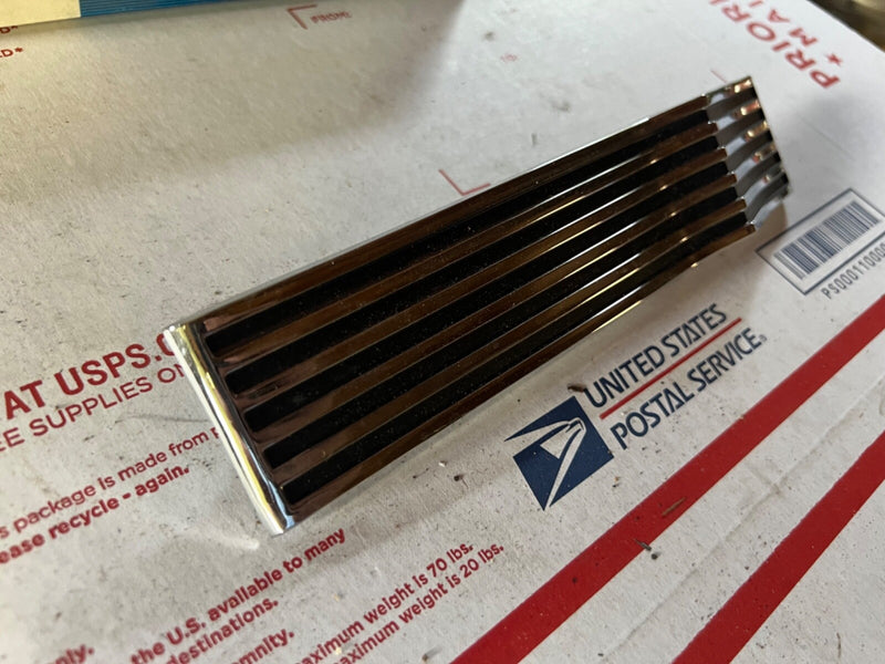 NOS 1962 Ford Thunderbird Quarter Panel Trim Molding Ornament C2SZ-63290A76-B 1*