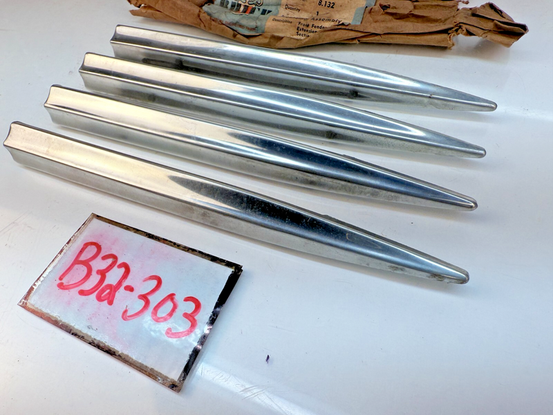 (1) NOS 1946 - 1948 BUICK SUPER & ROADMASTER SPEAR MOLDING TRIM 1328943 B32-303