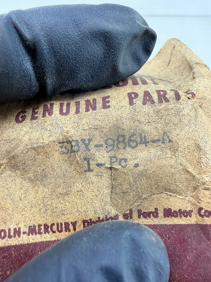 (1) NOS 1952 - 1962 MERCURY FORD BRASS CARB PLUG EBY-9864-A C76-163