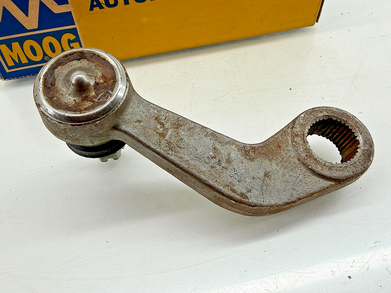 NOS 1963 1964 Ford Falcon Mercury Comet Manual Steering Pitman Arm K-8111 C18-52