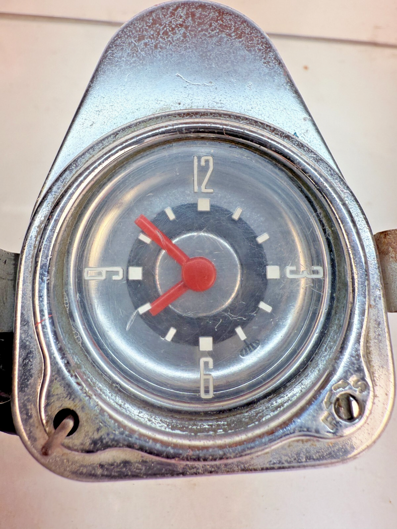 OEM 1951 Ford Custom Deluxe Crestliner Victoria Convertible Dash Clock 51 B61-15