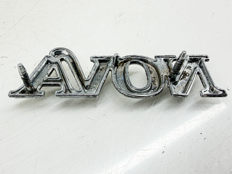 OEM 1975 - 1979 CHEVY NOVA FENDER EMBLEM GM 352588 E10-67