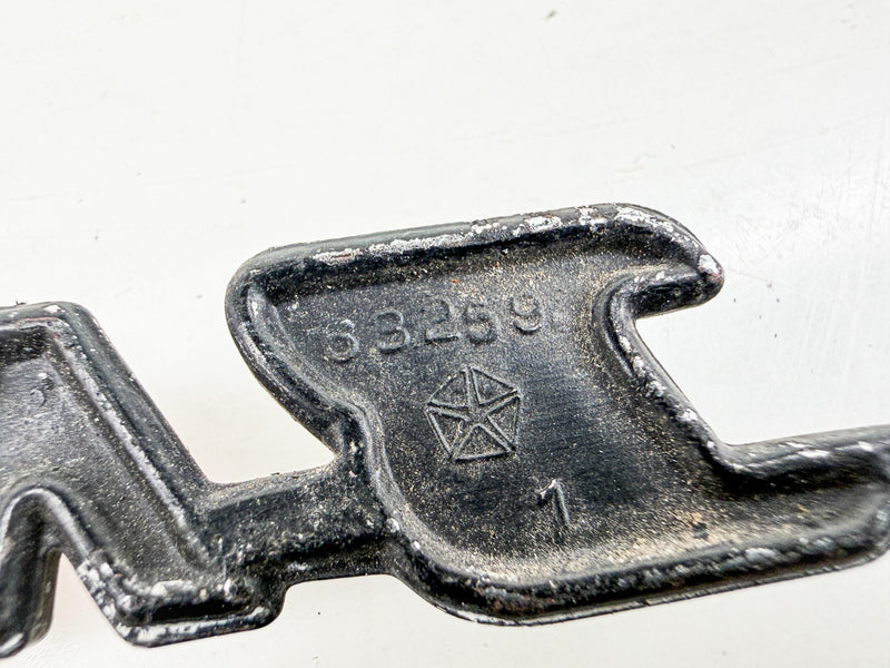 BRKN Vintage 1967 - 1971 DODGE 383 MAGNUM HOOD EMBLEM E10-113