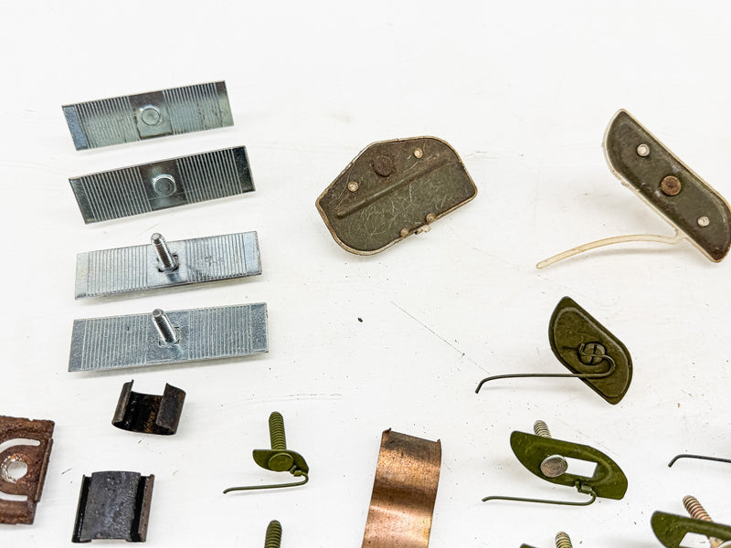 VINTAGE 1960S FORD BODY TRIM MOULDING CLIP FASTENER LOT C5TZ C79-36