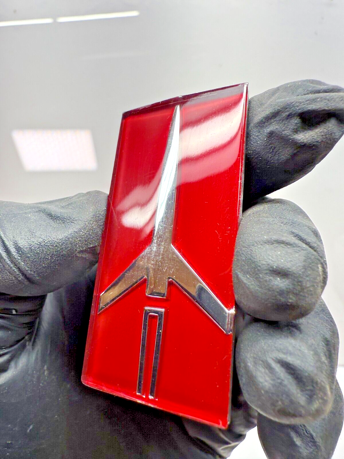 (1) NOS 1984 - 1986 OLDS FIRENZA Header Panel EMBLEM INSERT GM 22523224 84 85 86