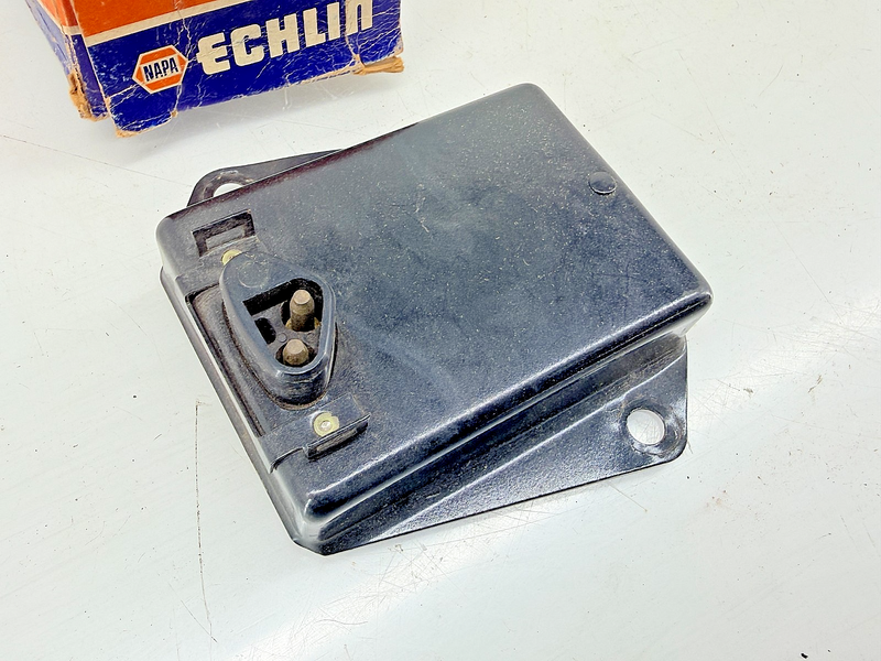 NOS 1970 - 1989 Chrysler Dodge Plymouth Transistor Regulator VR285 C74-17