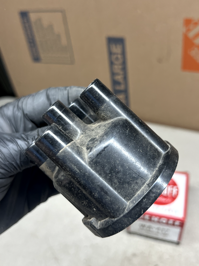 NOS TRW Niehoff Automotive Parts WA-417 Distributor Cap B30-100