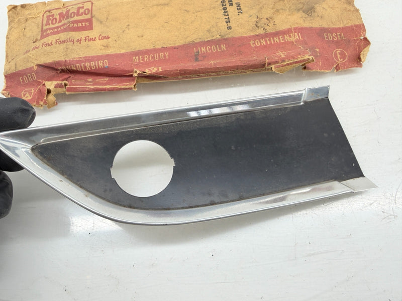 RARE NOS 1961 Ford Panel Instrument Cluster C1AB-6204775-B E9-12