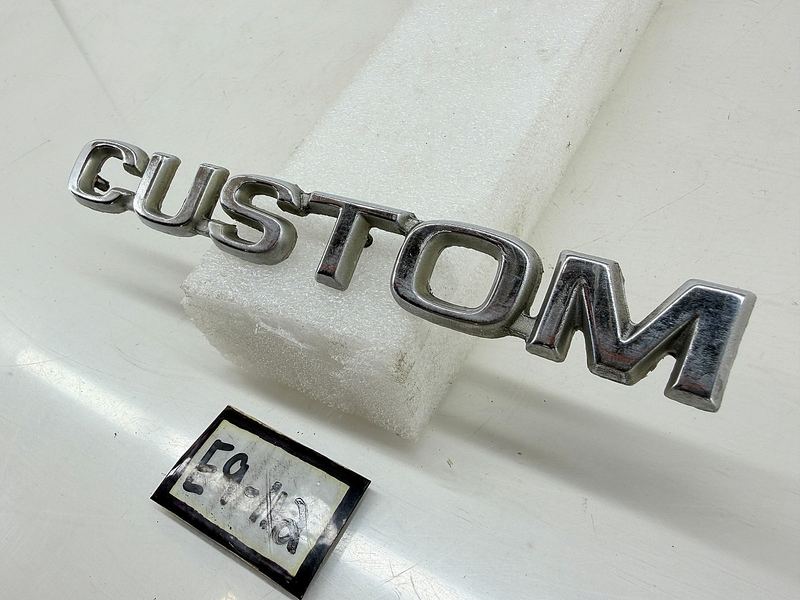 OEM 1980 - 1986 Ford F150 F250 F350 Custom Emblem E0TB-16B114-CC E9-112