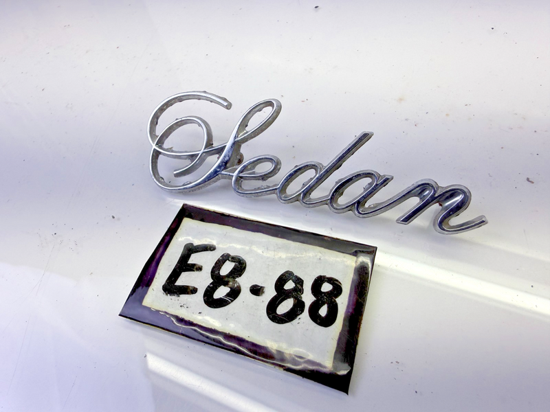 OEM 1976 - 1984 Cadillac Deville Sedan Rear Quarter Panel Emblem 9691394 E8-88