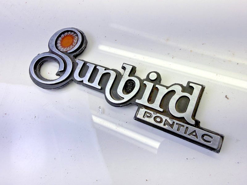 OEM 1976 - 1980 Pontiac Sunbird Fender Emblem GM 1740825 E8-96