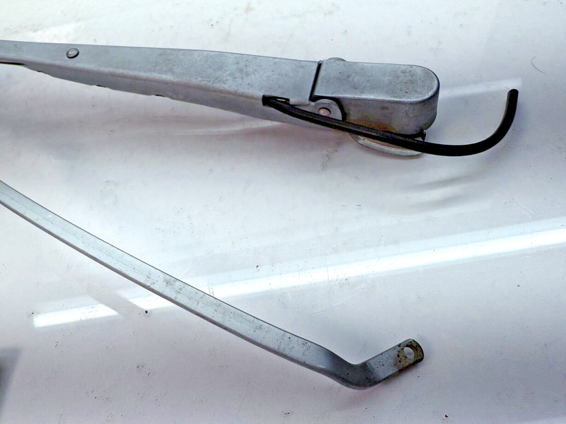 NOS Vintage Mopar Windshield Wiper Arm 3799051 90330 C20-48
