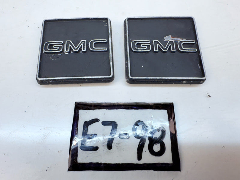 OEM 1973 - 1978 GMC Truck PAIR Cab Corner Badges Trim Emblem E7-98