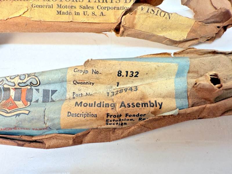 (1) NOS 1946 - 1948 BUICK SUPER & ROADMASTER SPEAR MOLDING TRIM 1328943 B32-303