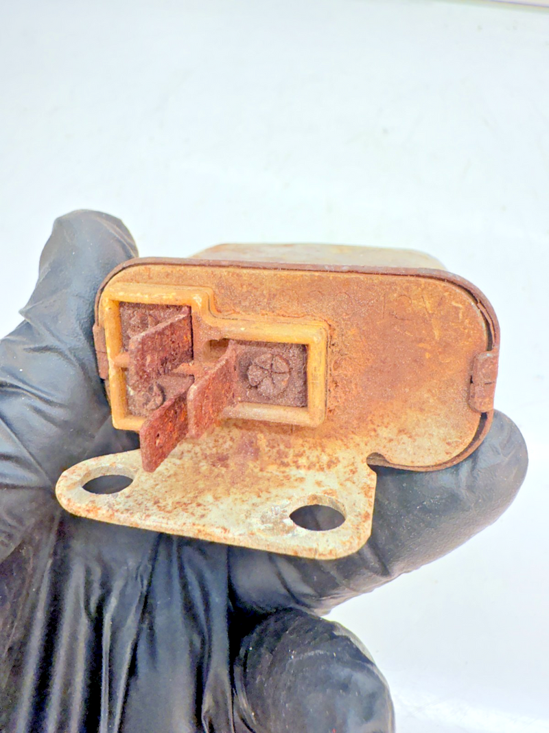 OEM 1957 - 1966 CADILLAC CHEVY CORVETTE IMPALA BELAIR HORN RELAY 1116920 E6-60