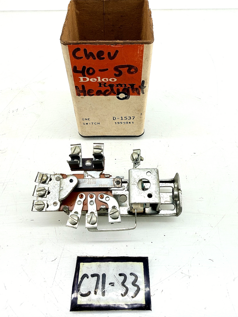 NOS 1940 - 1955 Chevrolet Corvette Pickup Suburban Deluxe Headlamp Switch C71-33