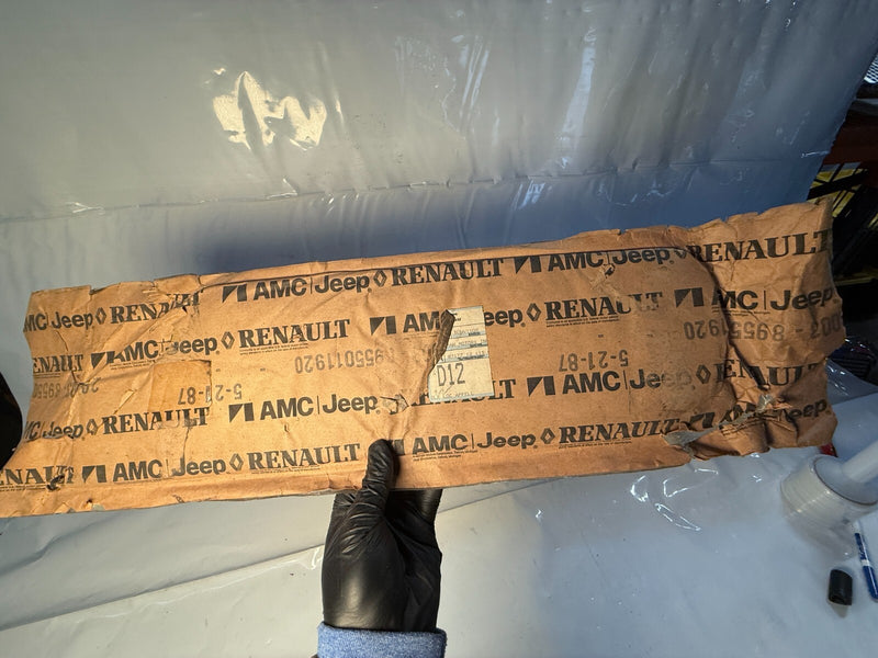 NOS OEM Renault Cherokee Sun Visor Shade 8955011920 B7-22