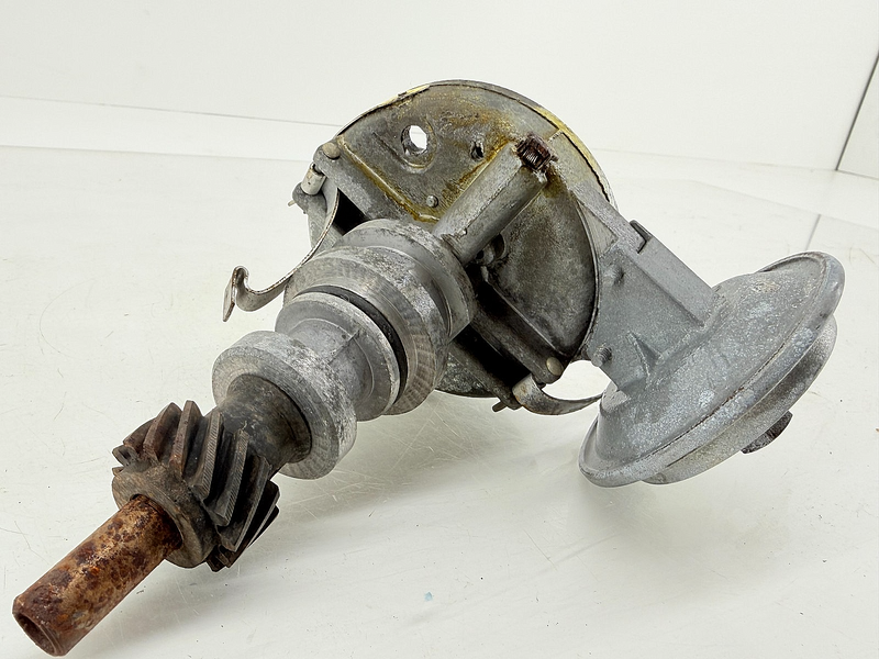 NOS 1961 FORD FAIRLANE FALCON COMET DISTRIBUTOR C1DF-12127-C C61-4