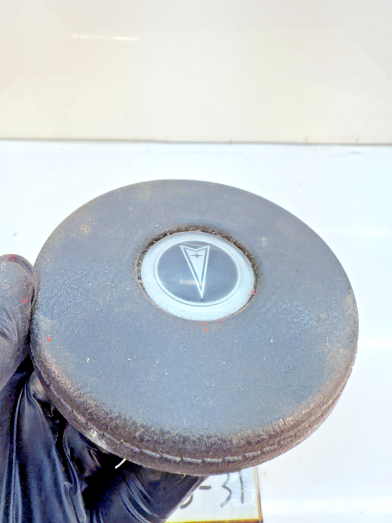OEM 1982 - 1987 Pontiac T1000 Horn Button 1971 - 1981 Camaro B3-31