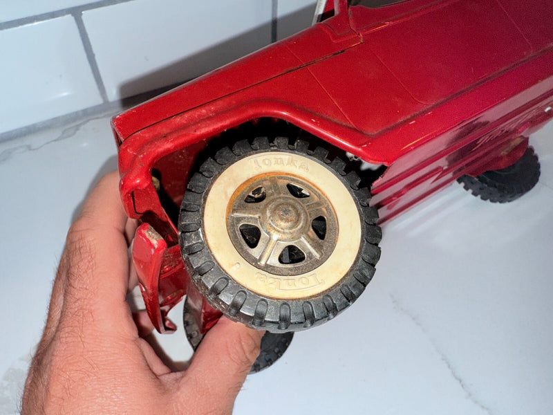VINTAGE ORIGINAL TONKA 1970 No. 2245 Red Jeepster Convertible Sedan - Jeep - HB1