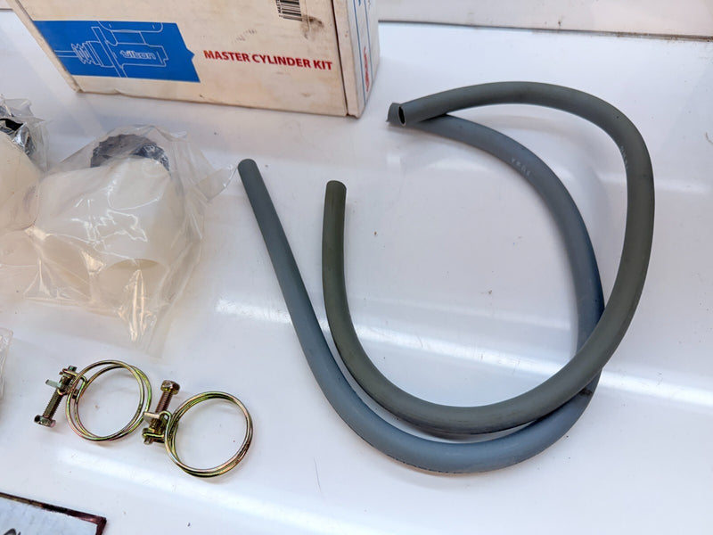 Tilton 74-1000U 74 Series Master Cylinder Kit 1 Inch Bore B69-4