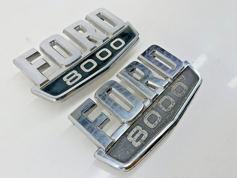 VINTAGE OEM 1970 FORD TRACTOR TRUCK 8000 PAIR HOOD SIDE EMBLEM D0HB80020A68A C66