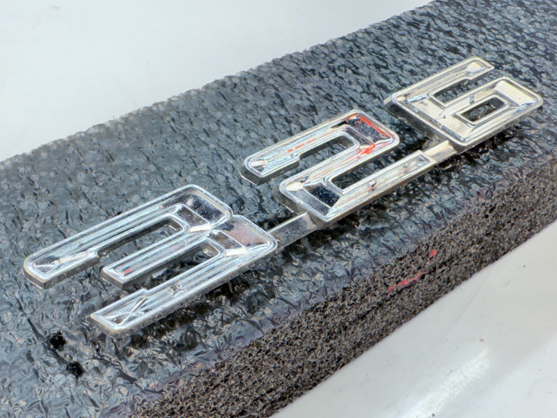 OEM 1967 PONTIAC LEMANS TEMPEST 326 EMBLEM 9787904 GM E5-18