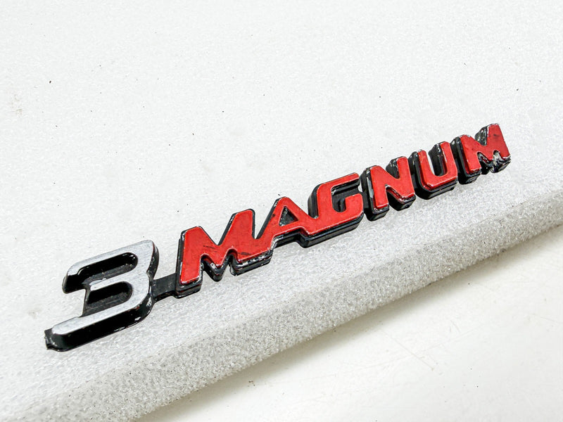 BRKN Vintage 1967 - 1971 DODGE 383 MAGNUM HOOD EMBLEM E10-113