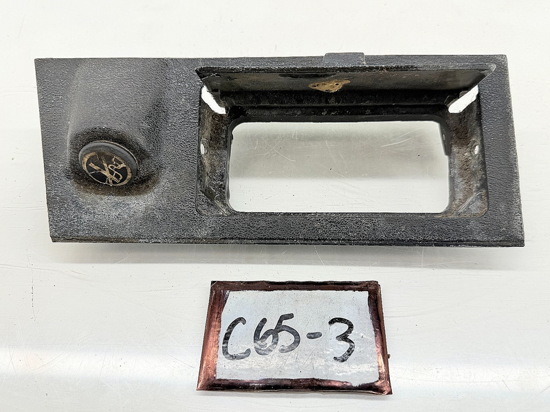 OEM 1985 1986 Ford Mustang Console Ashtray & Receptacle E0ZB-66048A06-C11 C65-3