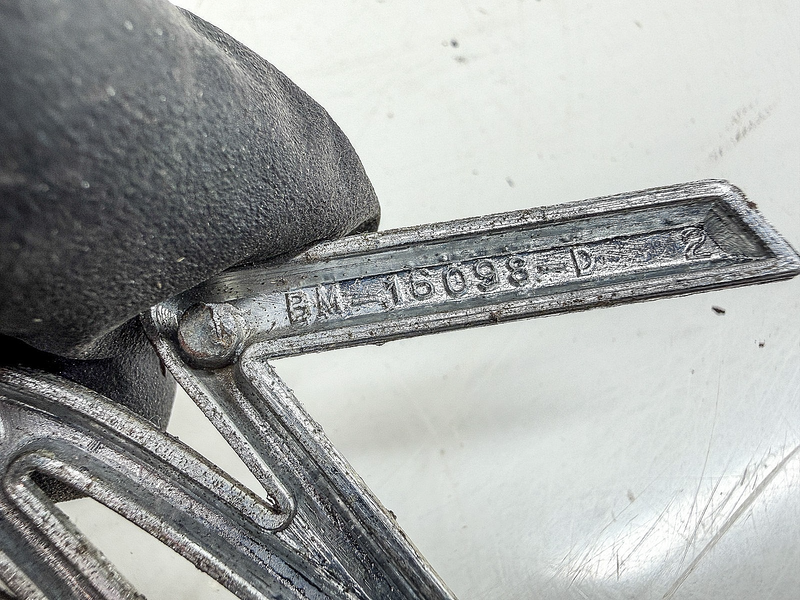 Vintage 1952 1953 1954 1955 1956 FORD MAINLINE SCRIPT EMBLEM BM-16098-D E10-23