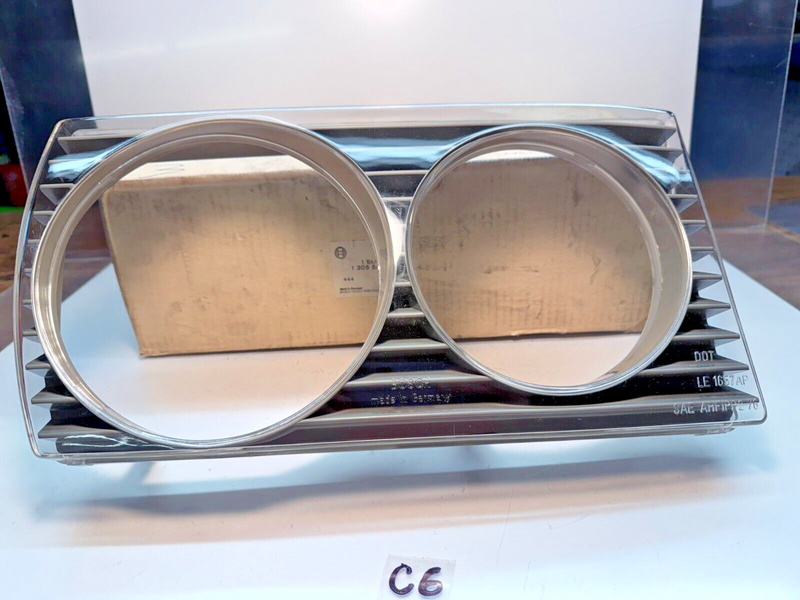 NOS OEM Mercedes Benz W123 240D 300D 300TD Right Head Light Trim C6-3