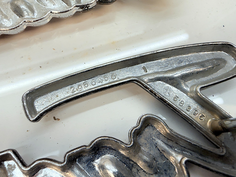 OEM 1970 - 1978 Dodge Tradesman 100 PAIR Van Emblem 2956456 E8-41