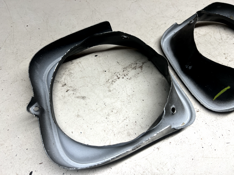 OEM 1969 Chevrolet Chevy Chevelle & El Camino PAIR Headlight Bezel Buckets B18-1