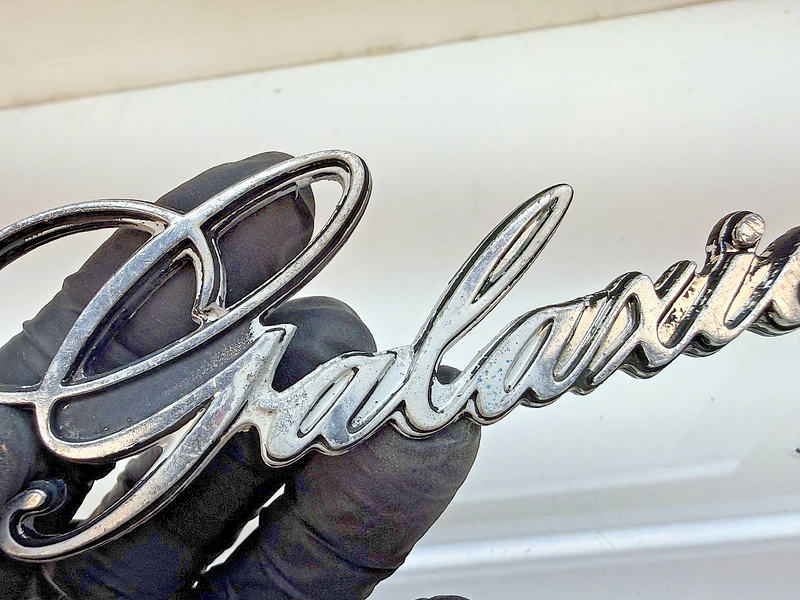 OEM 1972 -1974 Ford Galaxie 500 Emblem Badge Script D2AB-6550398-AA E8-60