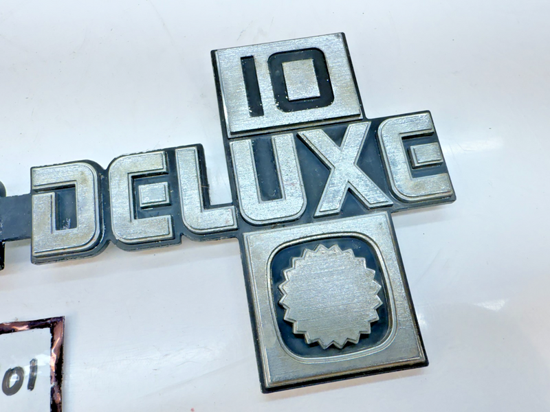 OEM CHEVROLET CUSTOM DELUXE 10 FENDER EMBLEM CHROME BLACK 14026442 E6-101