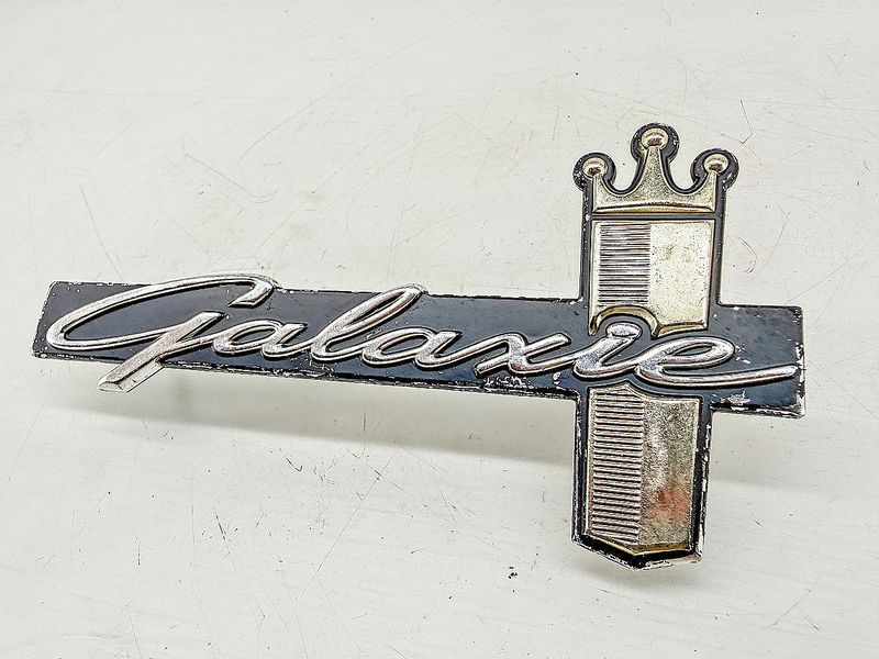 OEM 1964 Galaxie 500 500 XL Grille SCRIPT CROWN EMBLEM C4AB-66Z3348-A E10-37