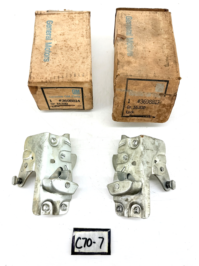 NOS 1952 - 1955 Chevrolet Front Door Lock Set LH RH GM 3698813 3698814 C70-7